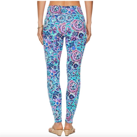 Lilly Pulitzer Luxletic Weekender Leggings Multi The Swim Engineered Size L - Picture 4 of 8